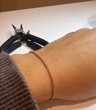 Laden Sie das Bild in den Galerie-Viewer, ETERNAL BRACELET, Drinks and Snacks