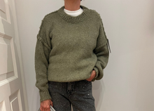 Laden Sie das Bild in den Galerie-Viewer, Pullover grün
