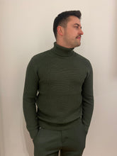 Laden Sie das Bild in den Galerie-Viewer, Green Pullover
